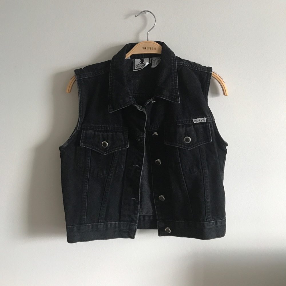 BLACK BUTTON VINTAGE VEST
